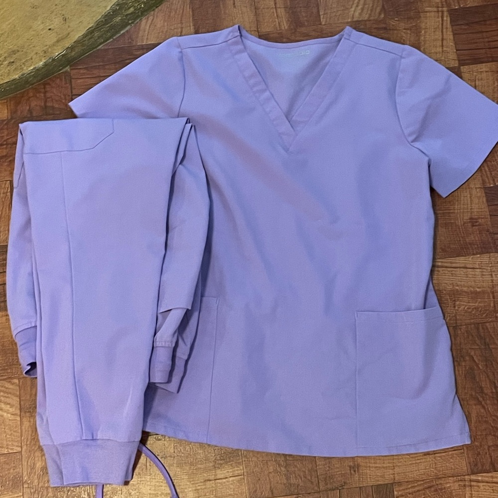 Great condition Mandala jogger scrub set